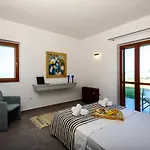 Finisia House * إيليا لاكونياس