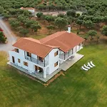 Finisia House *