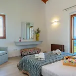 Finisia House * إيليا لاكونياس
