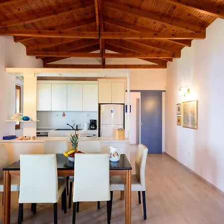 Finisia House Apartment *
