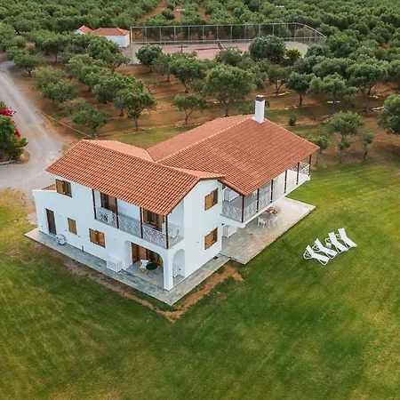 Finisia House *