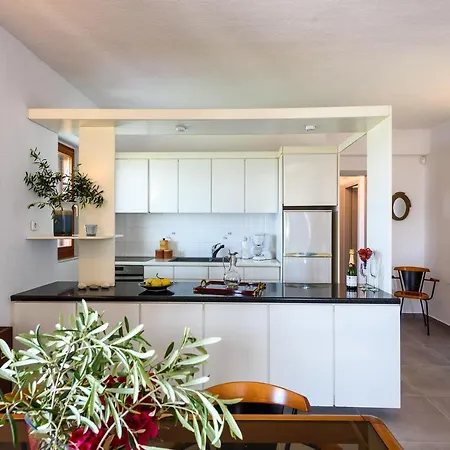 Finisia House Apartment *