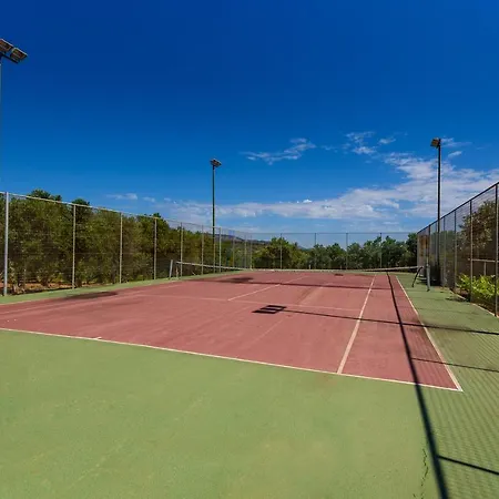 アパート Finisia House *