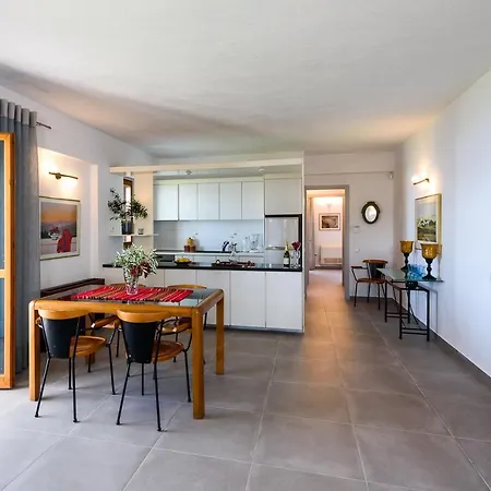 Finisia House *