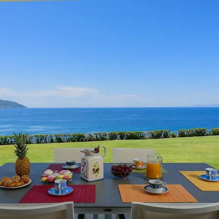 Finisia House アパート