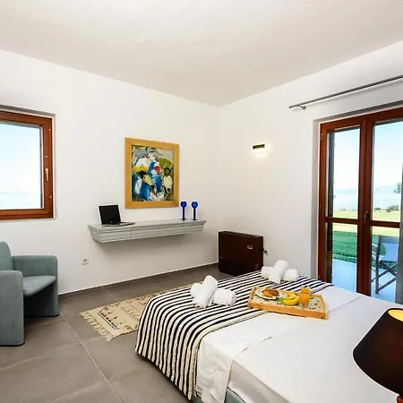 アパート Finisia House *