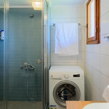 アパート Finisia House