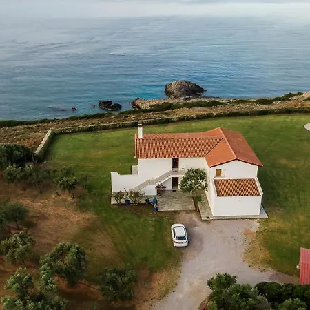 Finisia House アパート