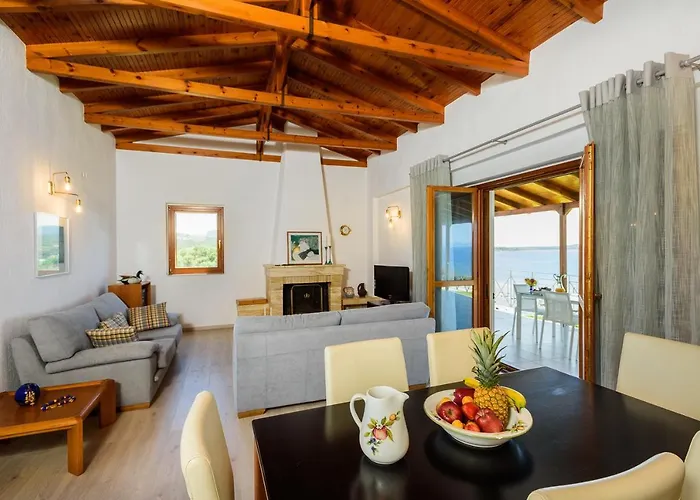 Finisia House شقة