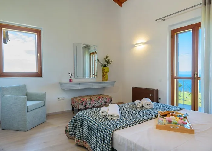 Finisia House * إيليا لاكونياس